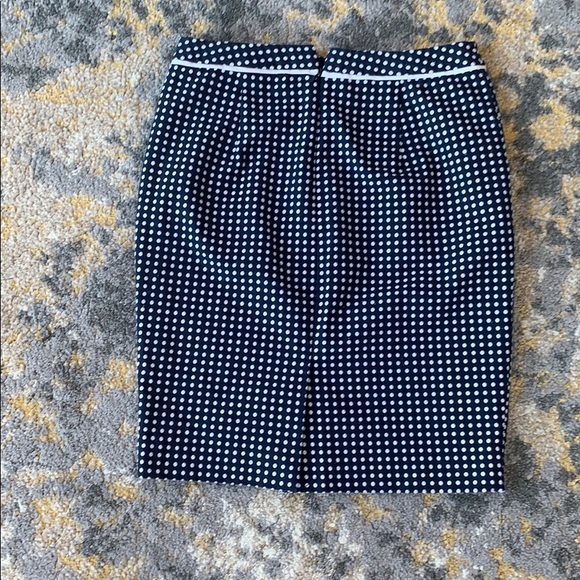 Dress skirt in perfect condition - Picture 2 of 2